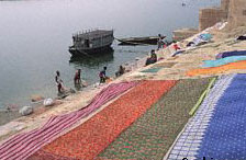 River Washing Linens